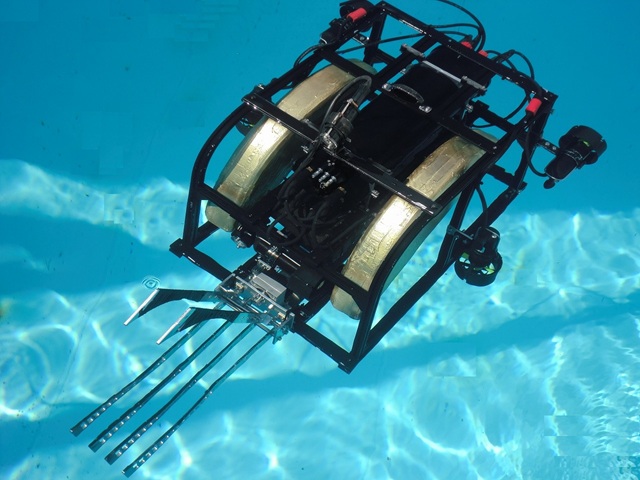 水中グリッパロボット(水中ドローン)