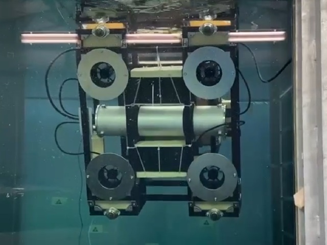 構造物点検 水中ロボット(水中ドローン)